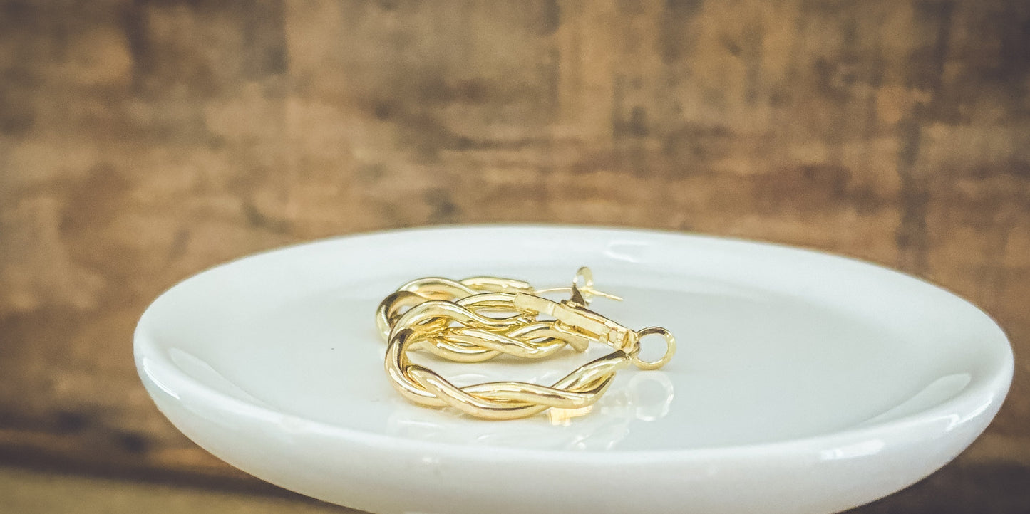 The Everyday Hoop Twist - Gold or Silver