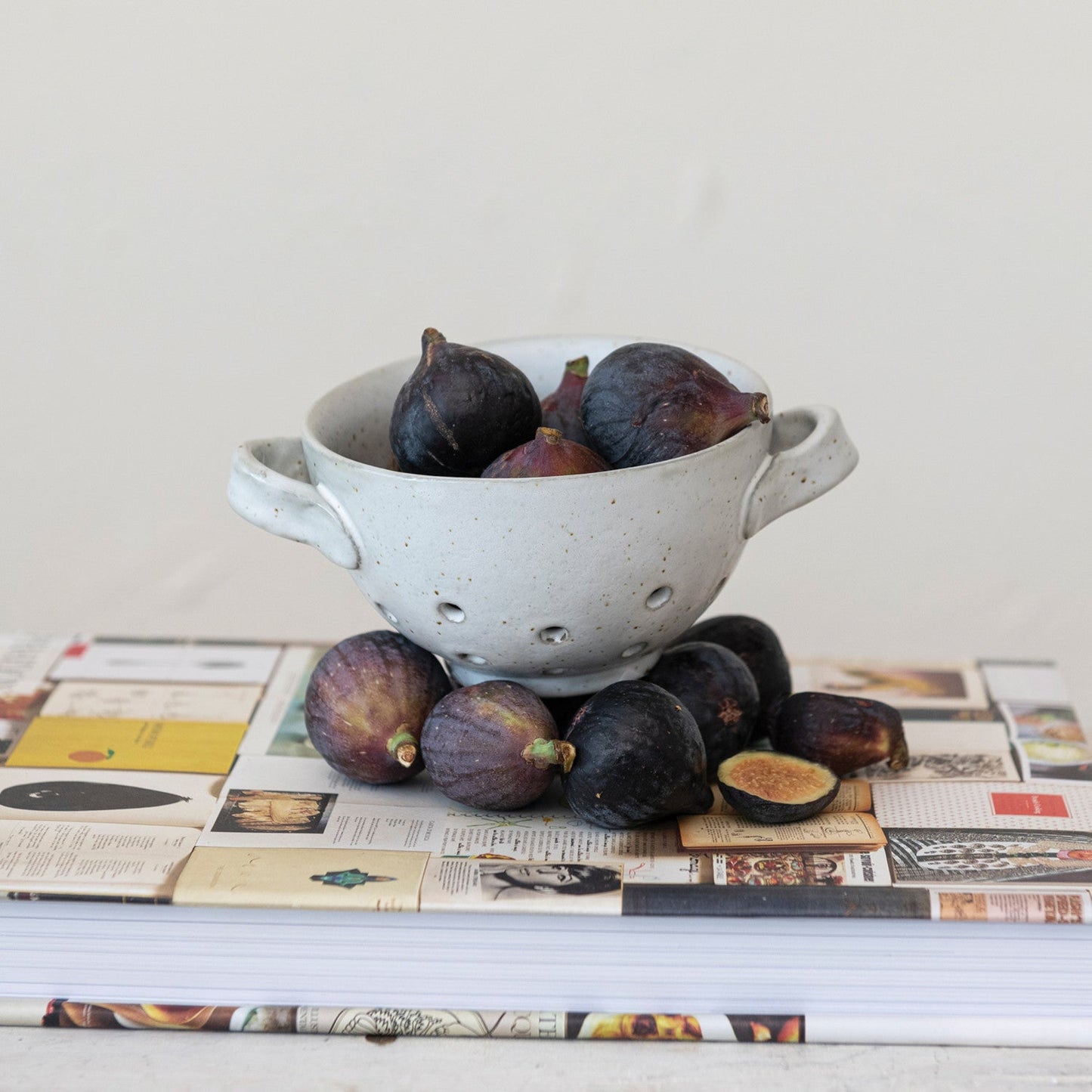 White Reactive Glaze Round Stoneware Berry Bowl