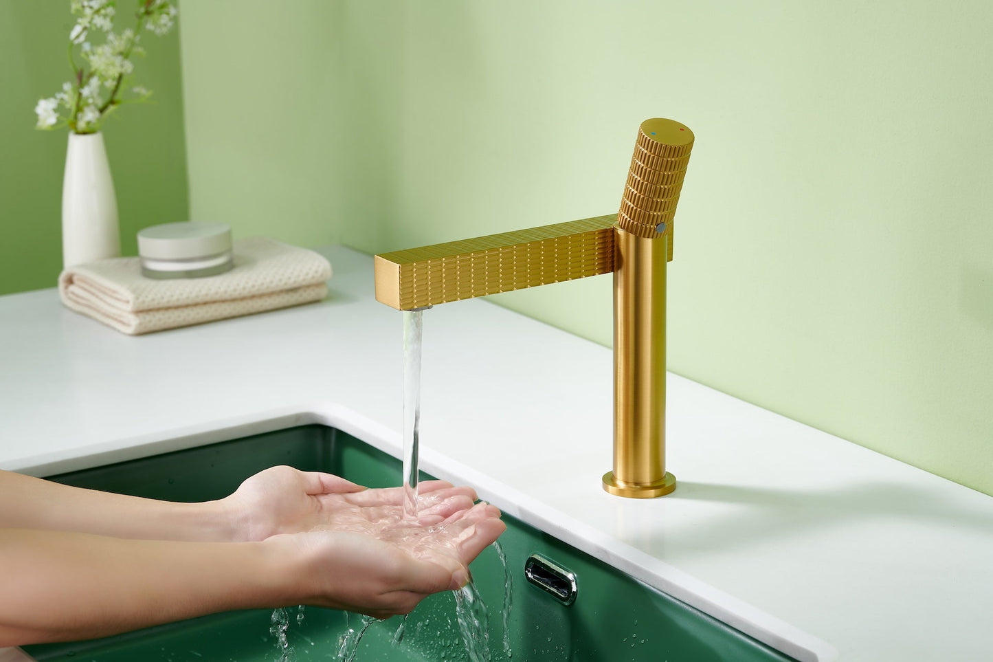 Brushed gold or Brushed Nickel or Matte Black Or Rose Gold single handle brass bathroom faucet with pop up drain