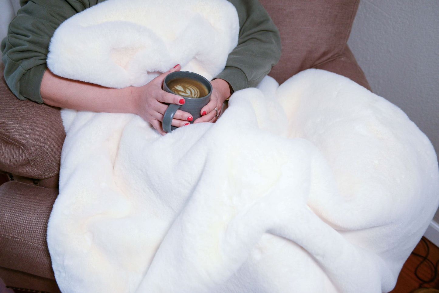 Luxury Avalanche Faux Fur Throw 60"x70"