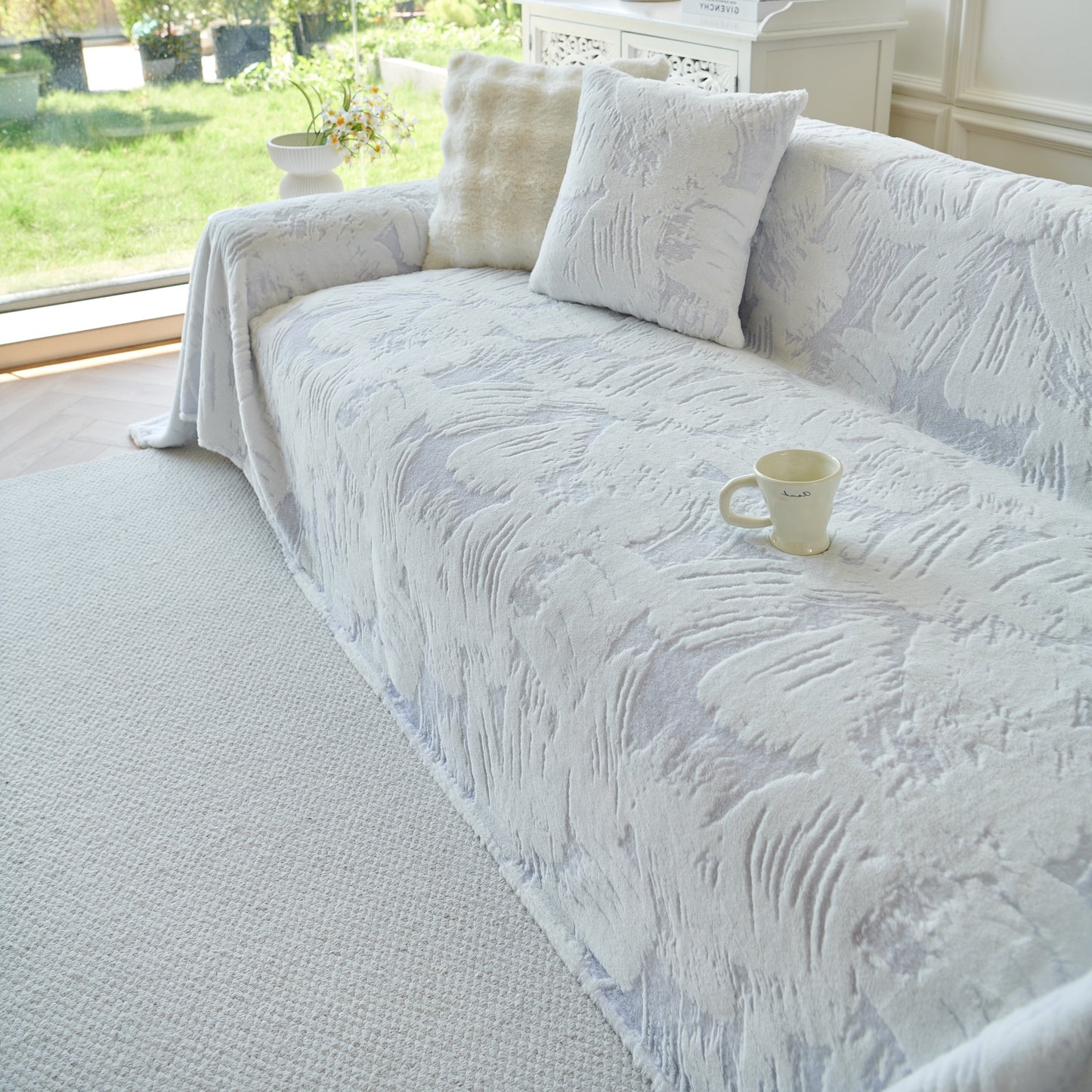 Plush Faux Fur Warm Sofa Cover with Waves Jacquard Textured Throw Blankets for Couch