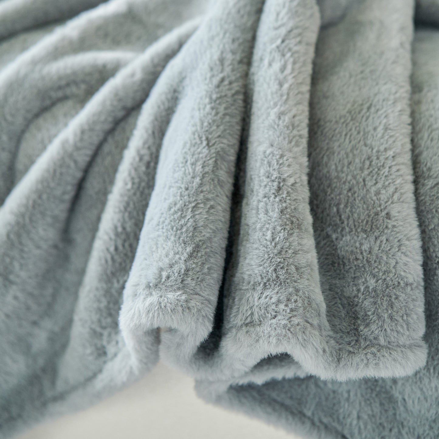 Faux Fur Smooth Plush Comfy Couch Covers, Soft Thicked Durable Blankets and Throws for Sofas