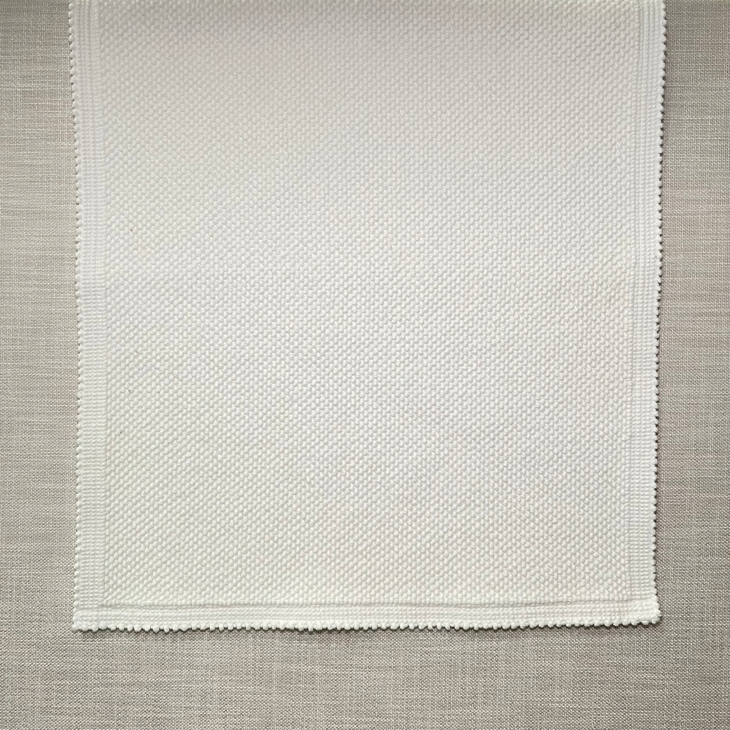 Eden Snow Bath Rug (21" x 25")