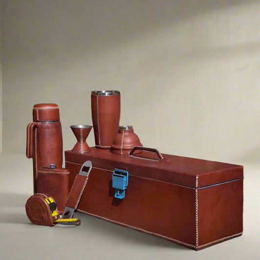 Los Hombres | Tool Box