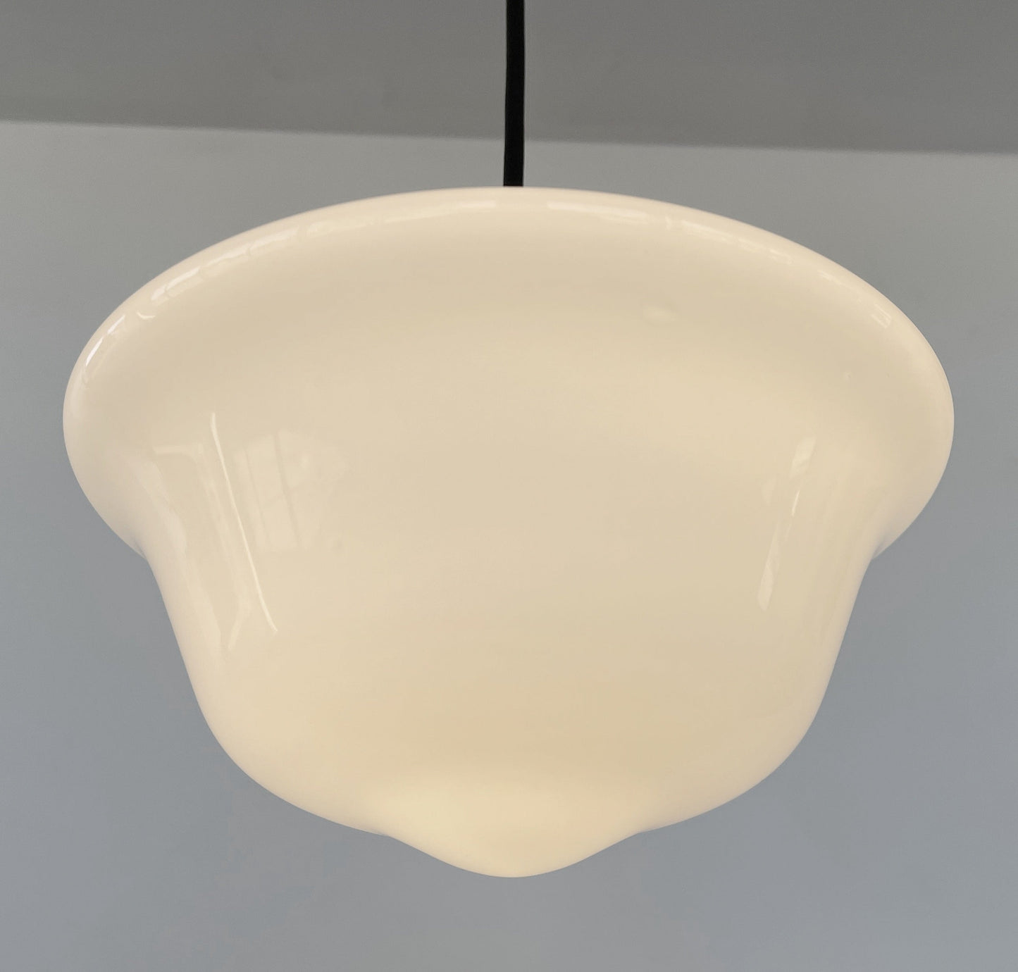 STYLISH MODERN SCHOOLHOUSE 1930s Globe Pendant Light