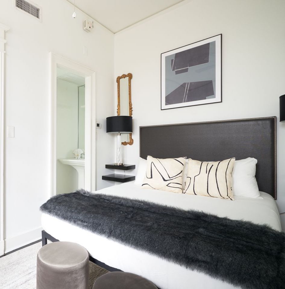 Graffito Pillow Cover in Ivory Linen Onyx, Kelly Wearstler Textiles