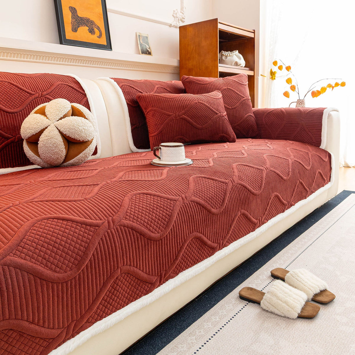Thickened Crystal Velvet Sofa Cover, Non-Slip Quilted Couch Protector for Pets & Kids