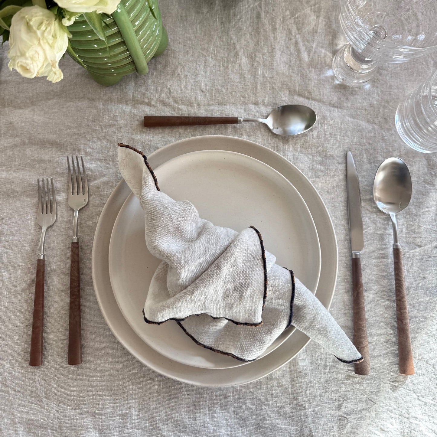 BURLED RESIN FLATWARE SET