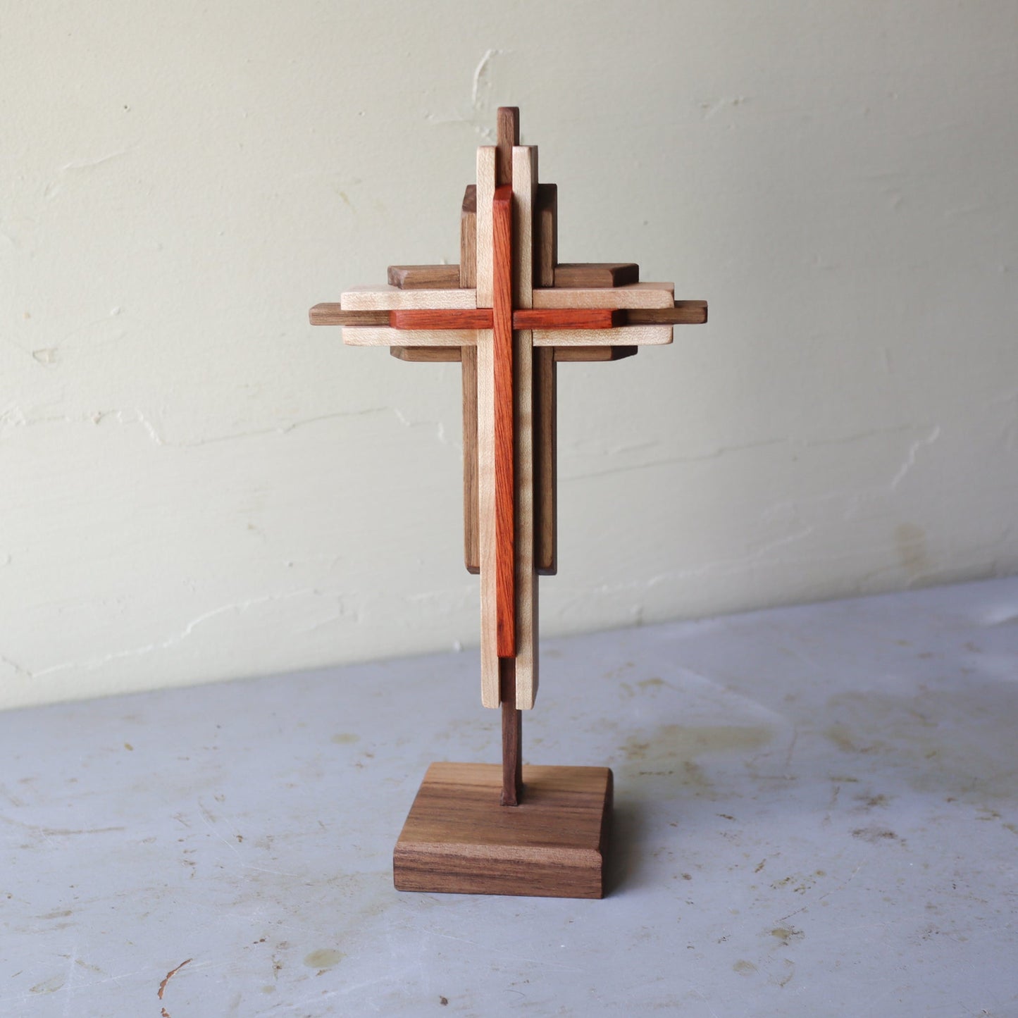 Small Layered Cross