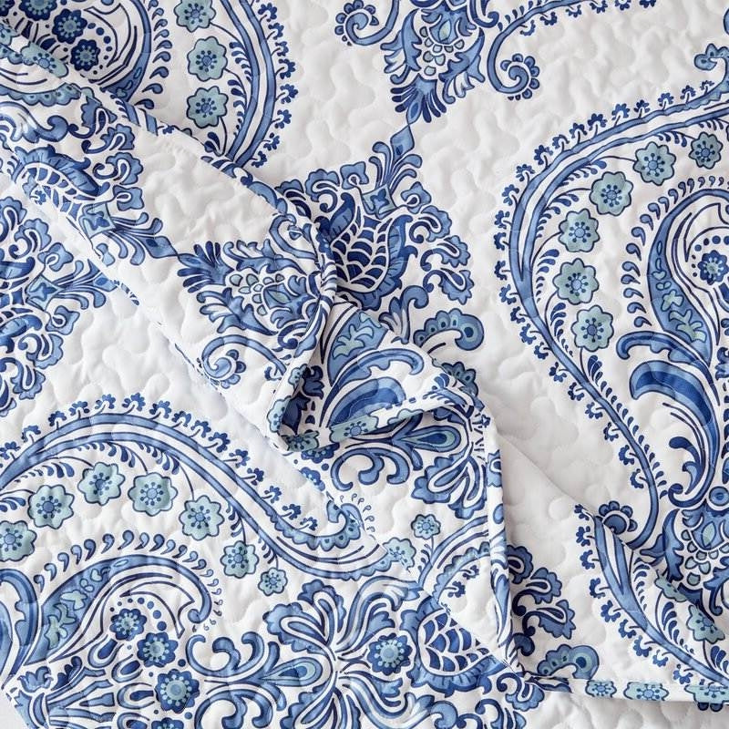 King Soft Microfiber Reversible Blue White Baroque Floral Design Quilt Set close-up fabric pattern