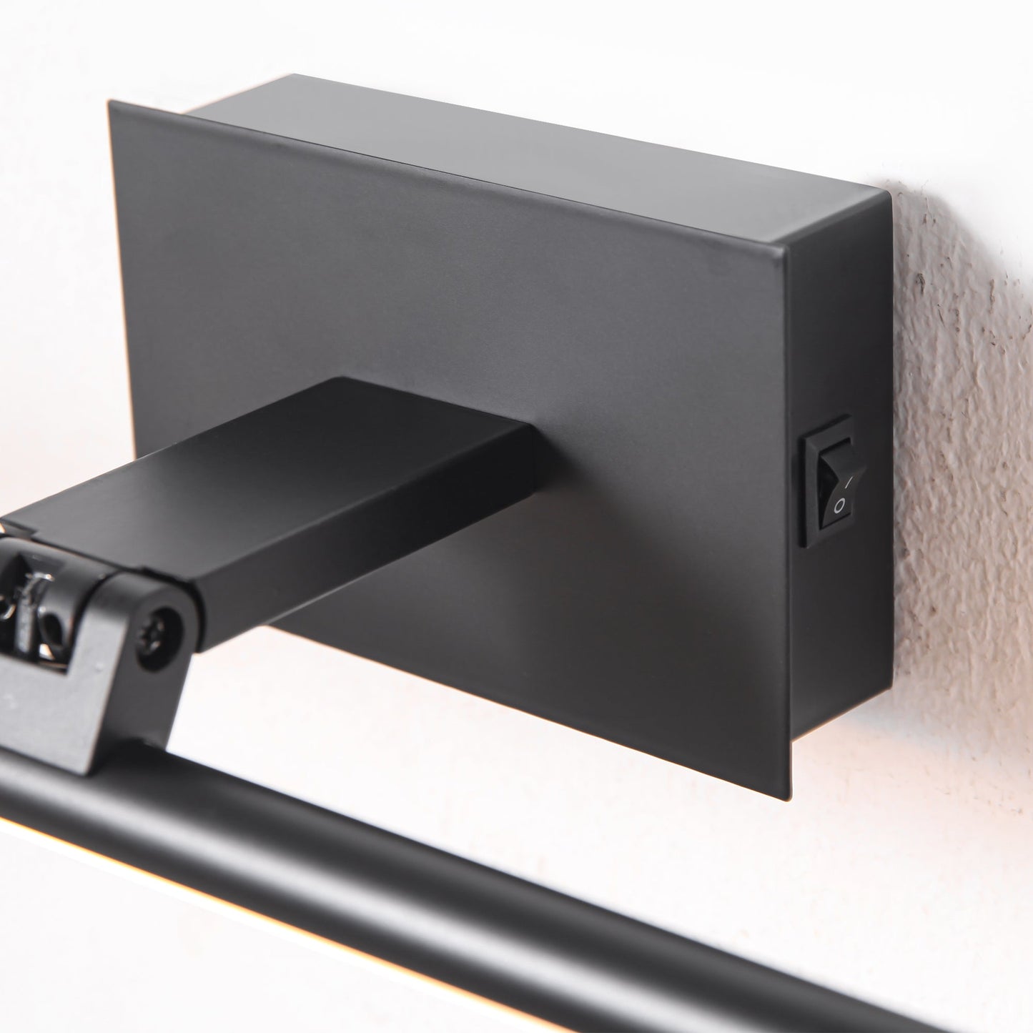 Battery-powered LED Mirror Vanity Light with Remote Control