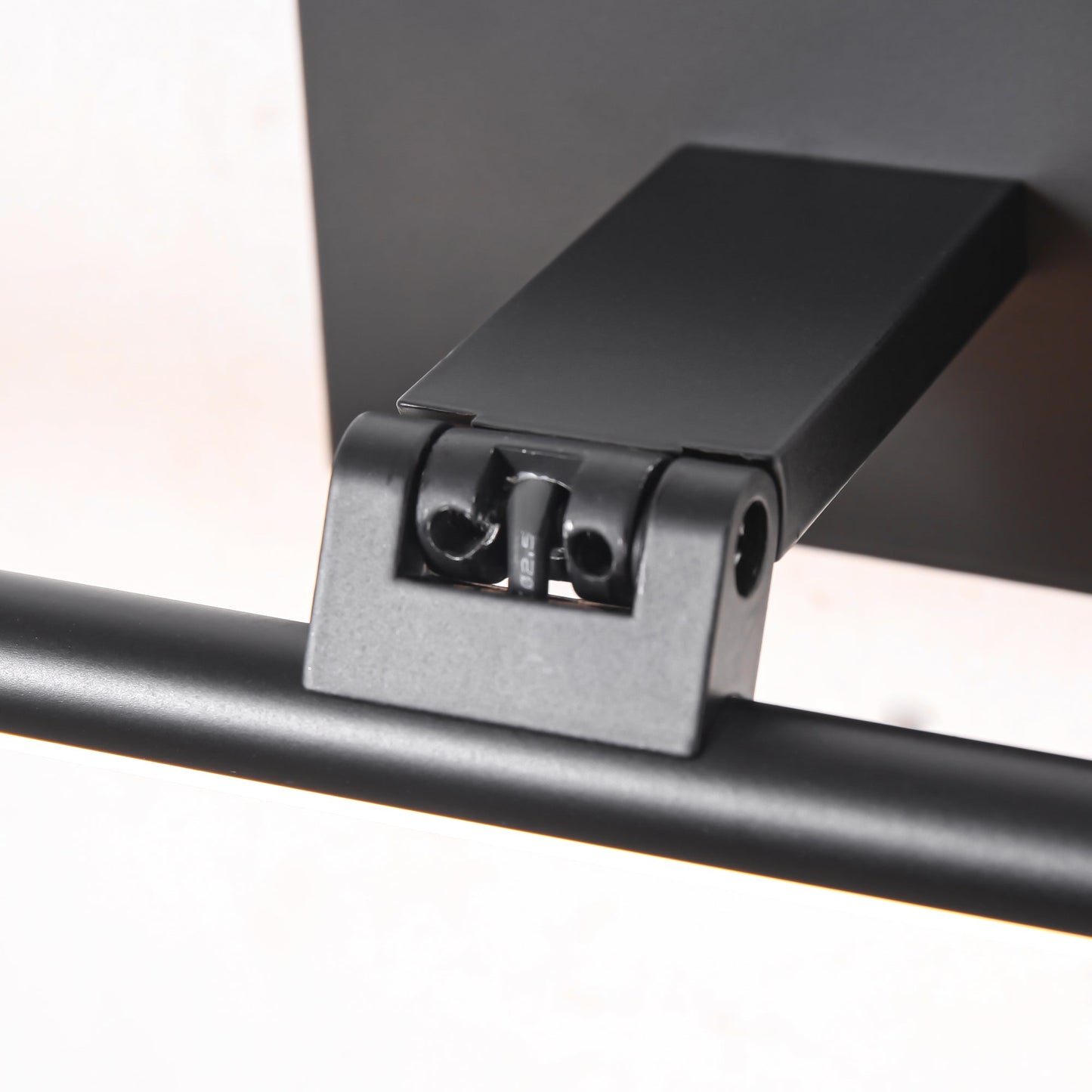 Battery-powered LED Mirror Vanity Light with Remote Control