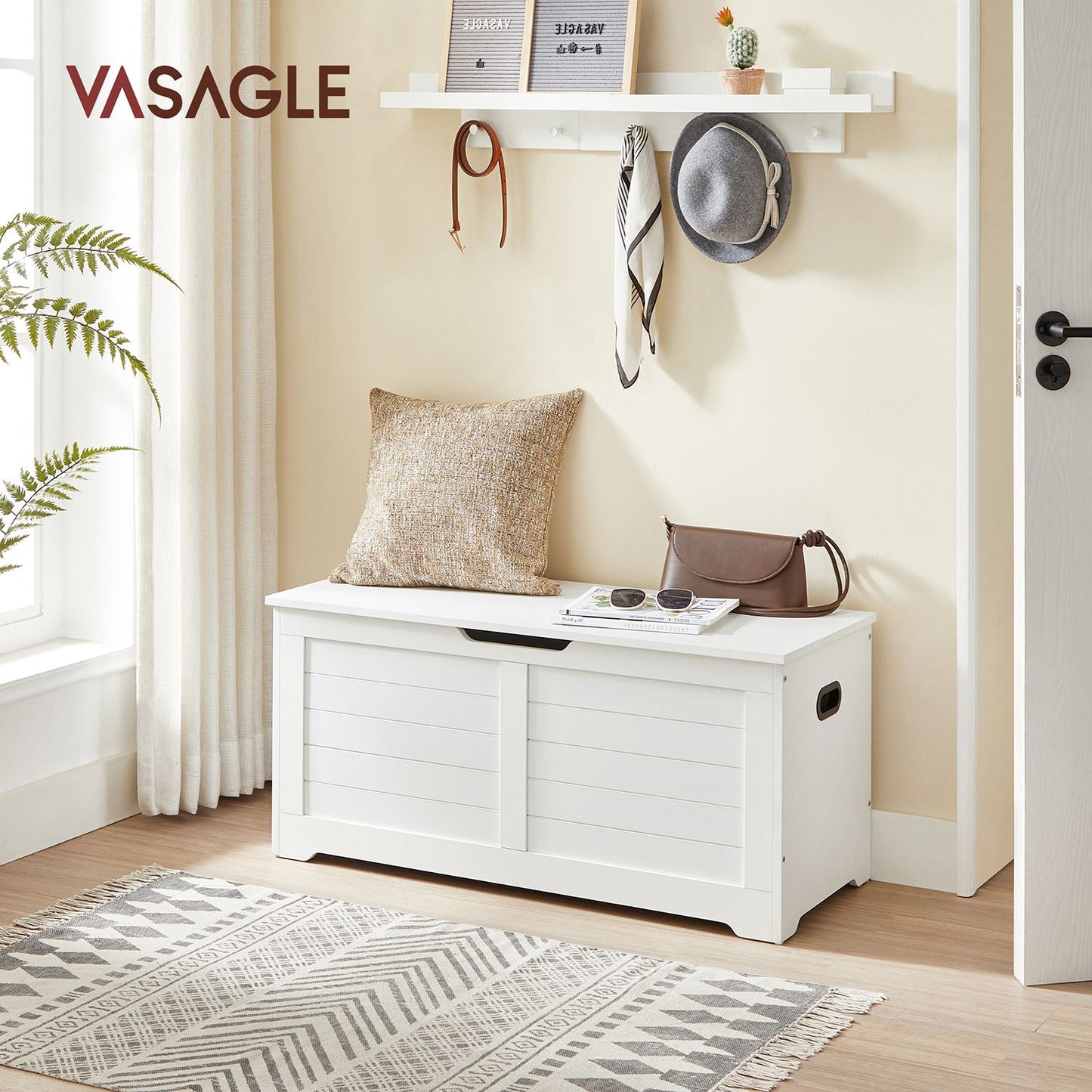 Storage Chest with 2 Safety Hinges