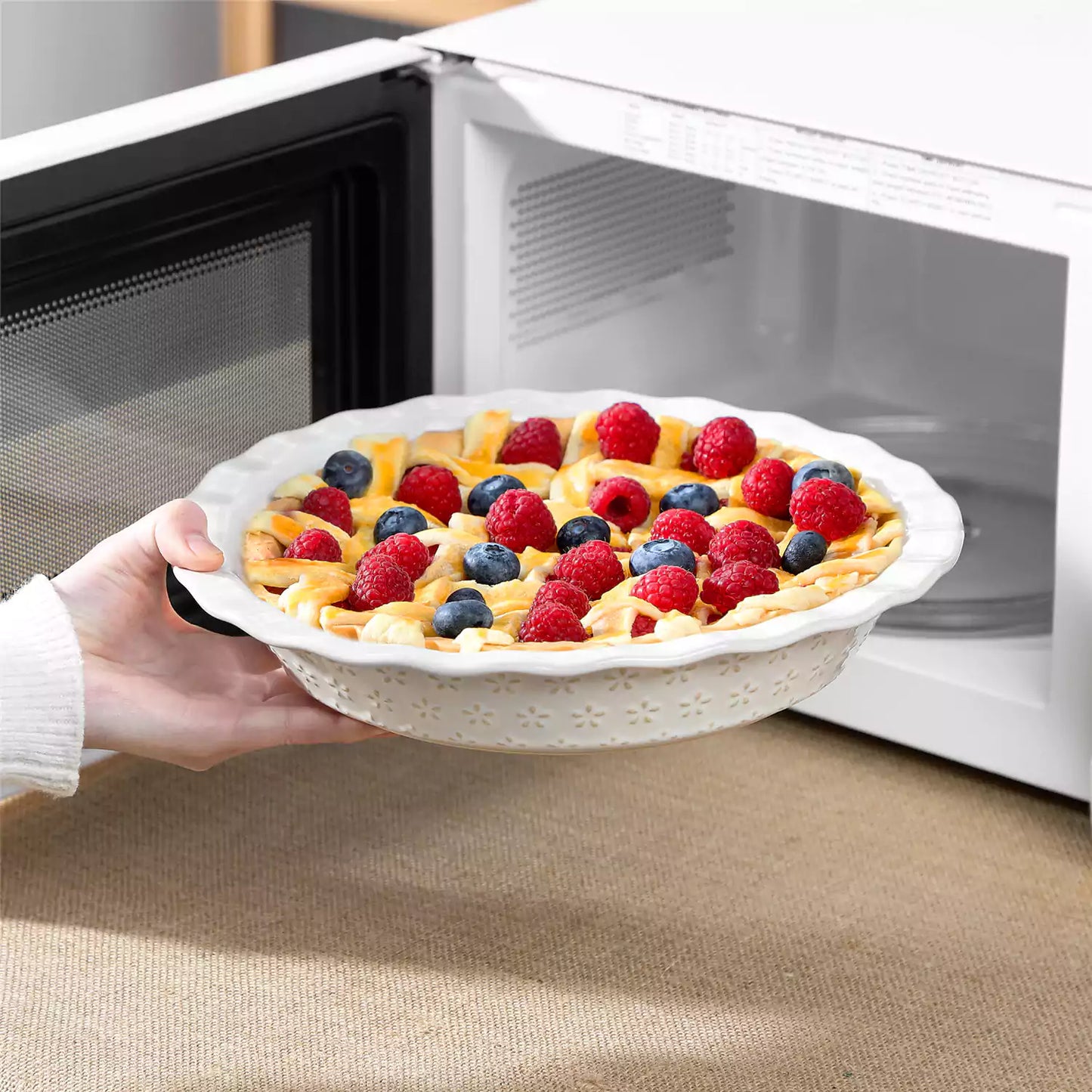 Lydia Fluted Pie Pan