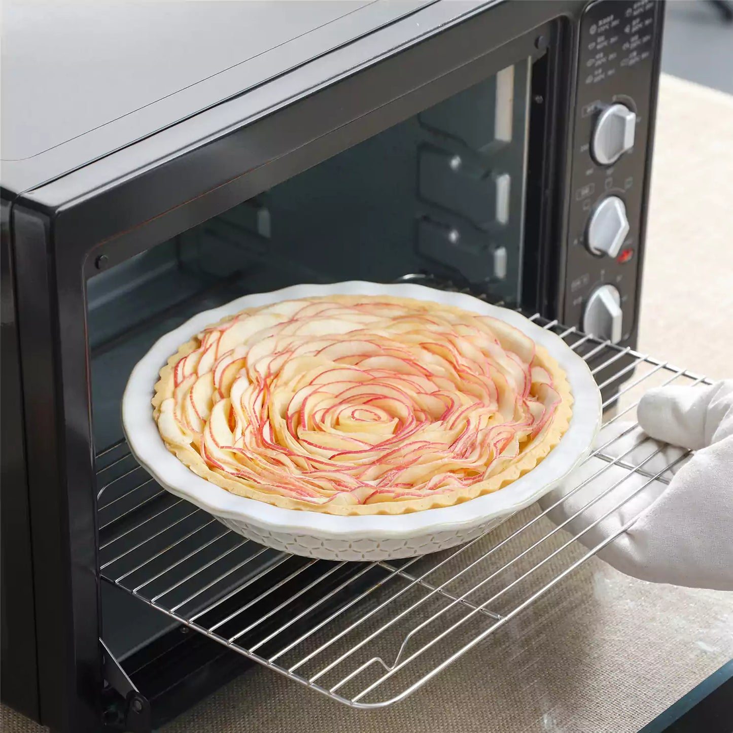 Lydia Fluted Pie Pan