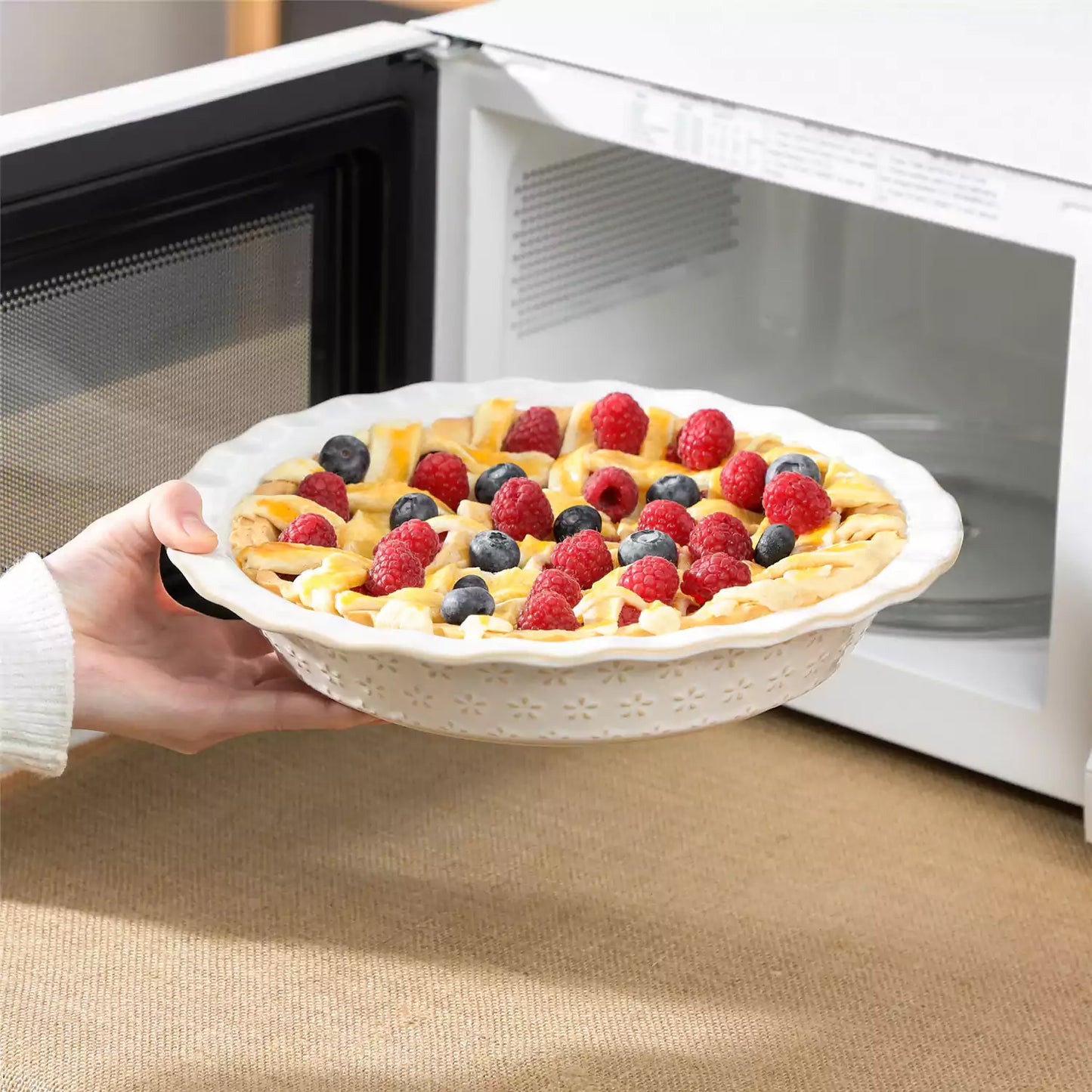 Lydia Fluted Pie Pan