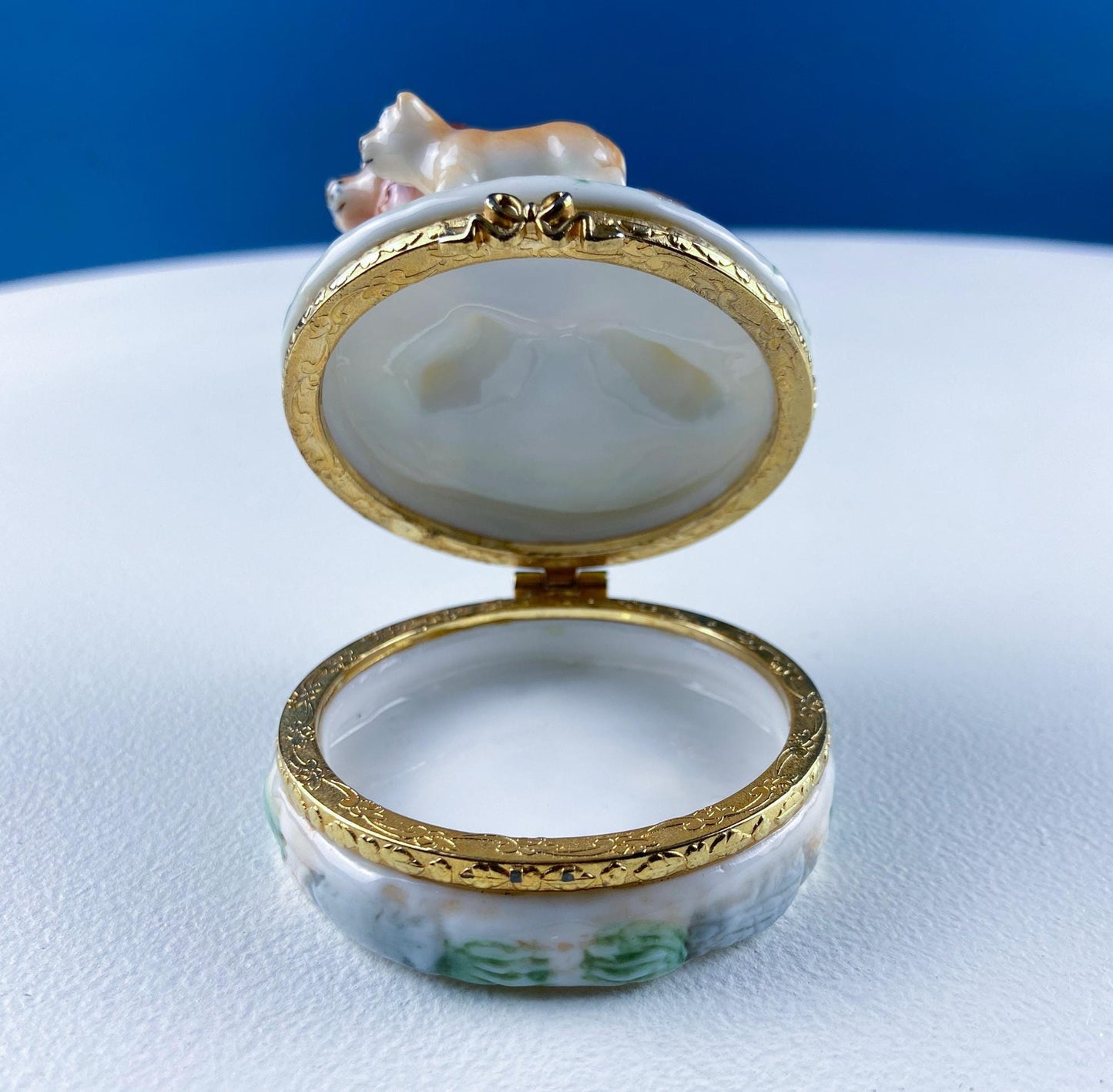 Lion and Baby Vintage Geo Z. Lefton Miniature Box. Collectible Porcelain & Brass Trinket Ring Pill Box. African Safari Design. Animal Lover.