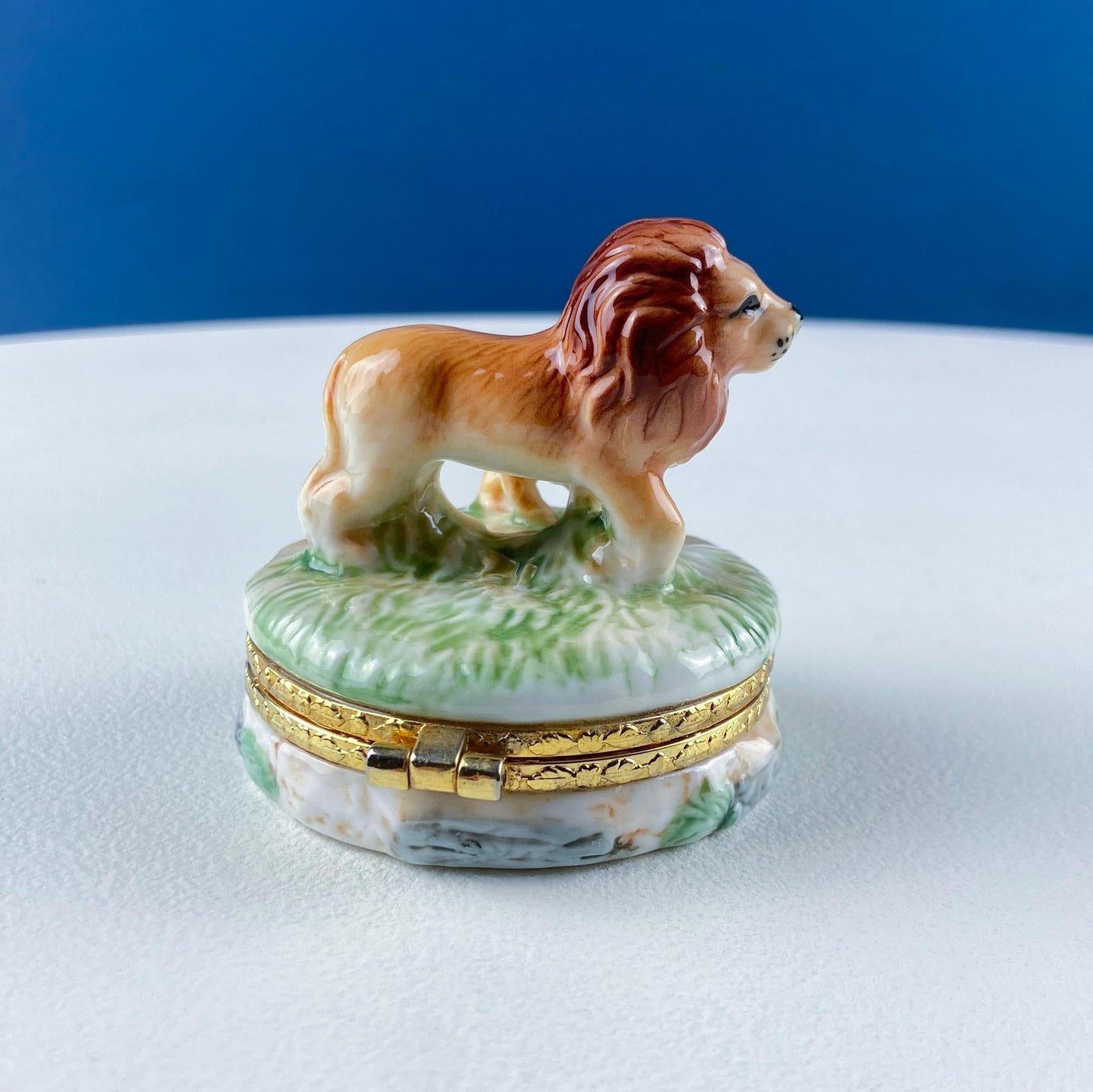 Lion and Baby Vintage Geo Z. Lefton Miniature Box. Collectible Porcelain & Brass Trinket Ring Pill Box. African Safari Design. Animal Lover.