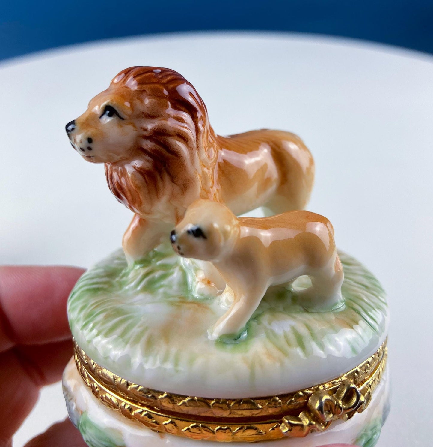 Lion and Baby Vintage Geo Z. Lefton Miniature Box. Collectible Porcelain & Brass Trinket Ring Pill Box. African Safari Design. Animal Lover.