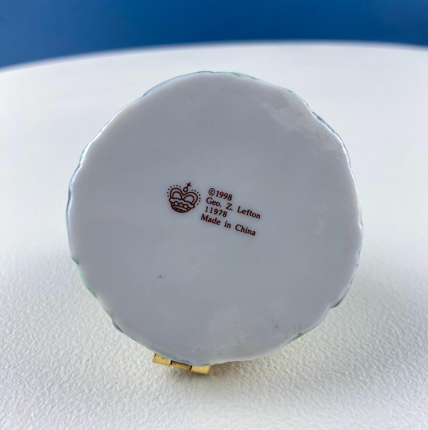 Lion and Baby Vintage Geo Z. Lefton Miniature Box. Collectible Porcelain & Brass Trinket Ring Pill Box. African Safari Design. Animal Lover.