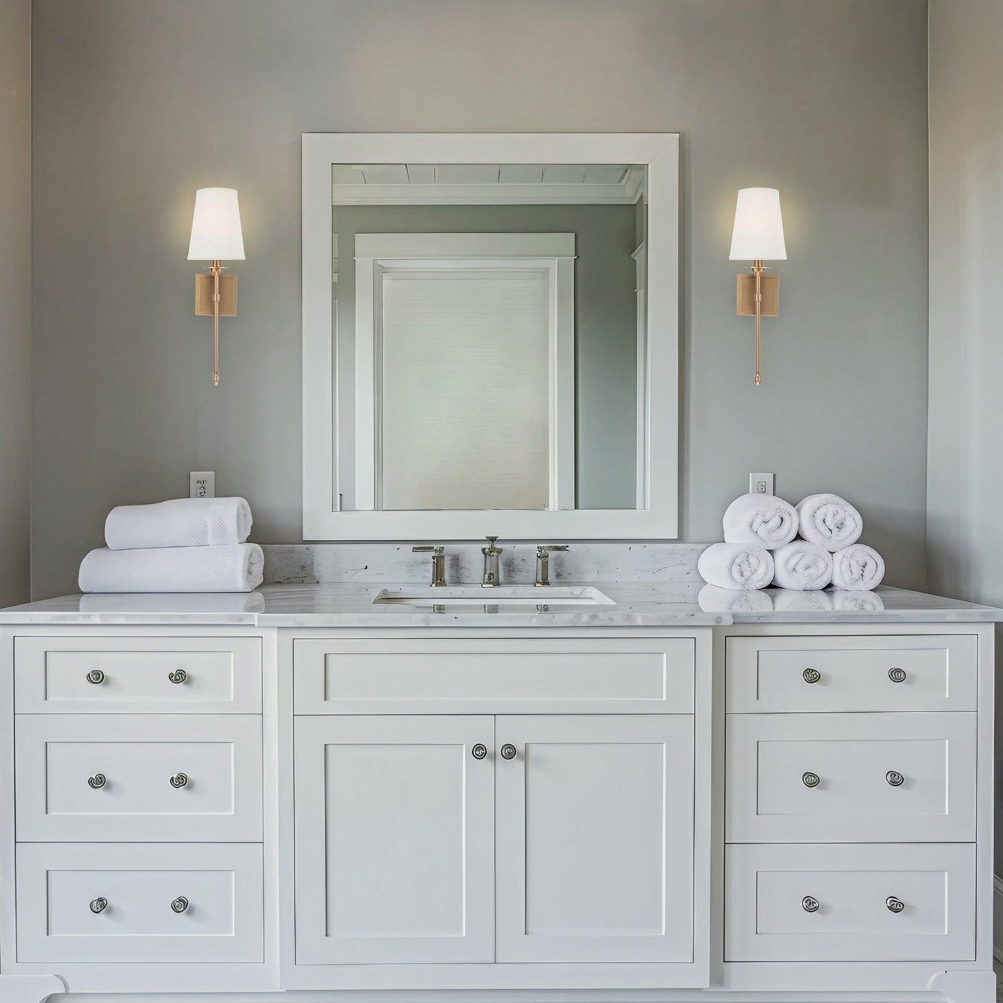 Manor Modern Traditional 1-Light Wall Sconce Light