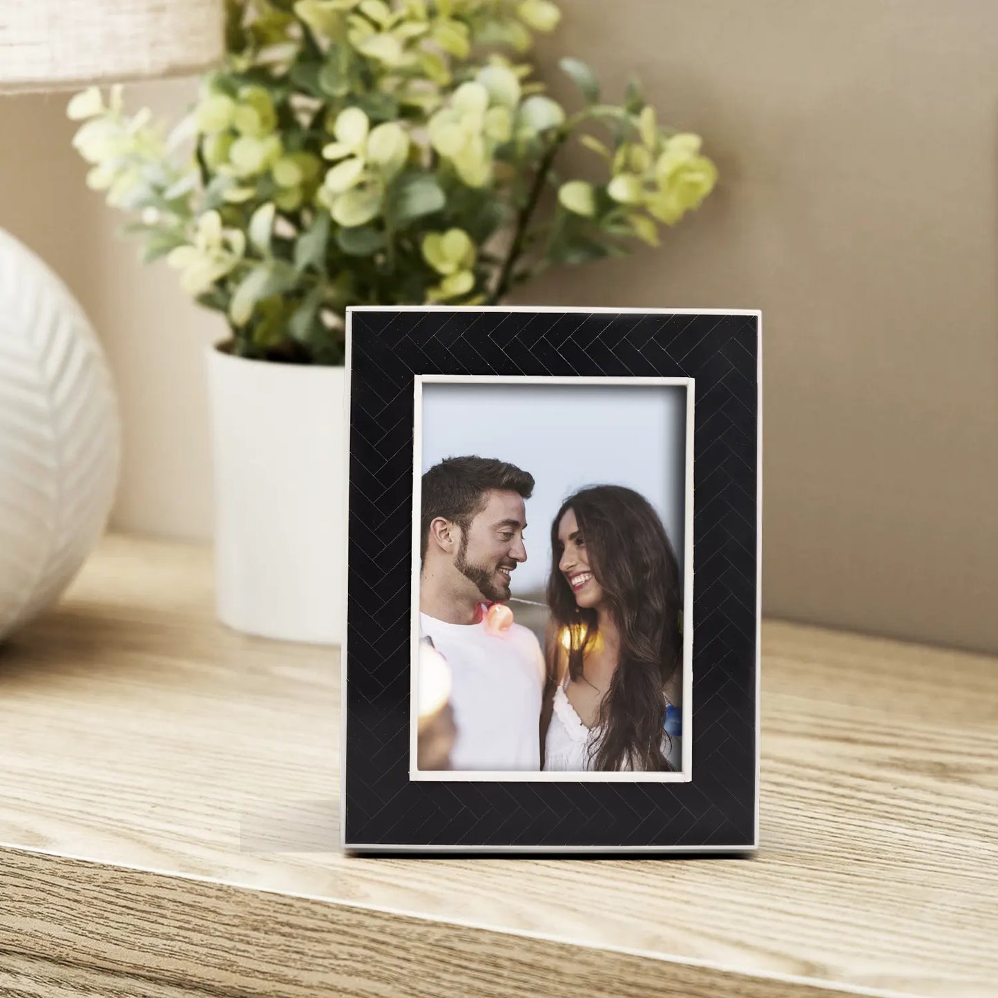 Black & White Resin Inlay Chevron Picture Frame - 4x6 & 5x7
