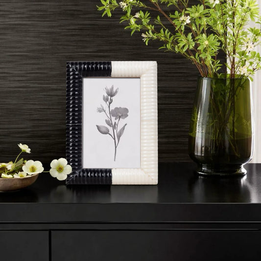 Picture Frame Ridged Collection Resin Inlay Black & White – 4x6 & 5x7"