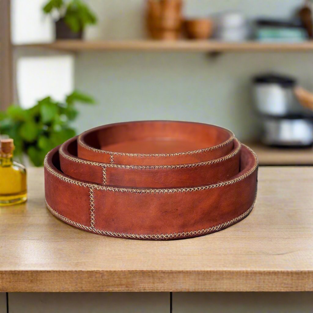 Cerro | 10.5" Round Cedar & Leather Tray