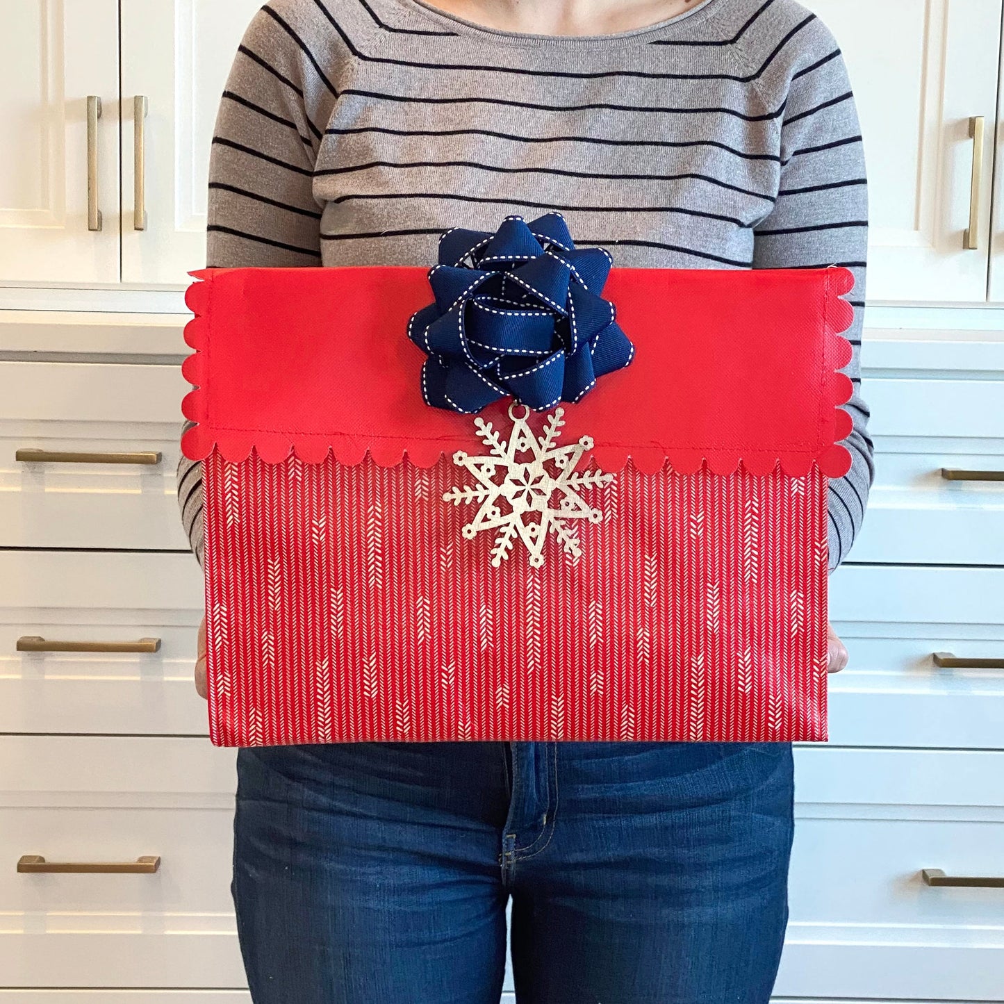EverEnvelope: Medium Red and White Reusable Gift Bag with Magnetic Closure