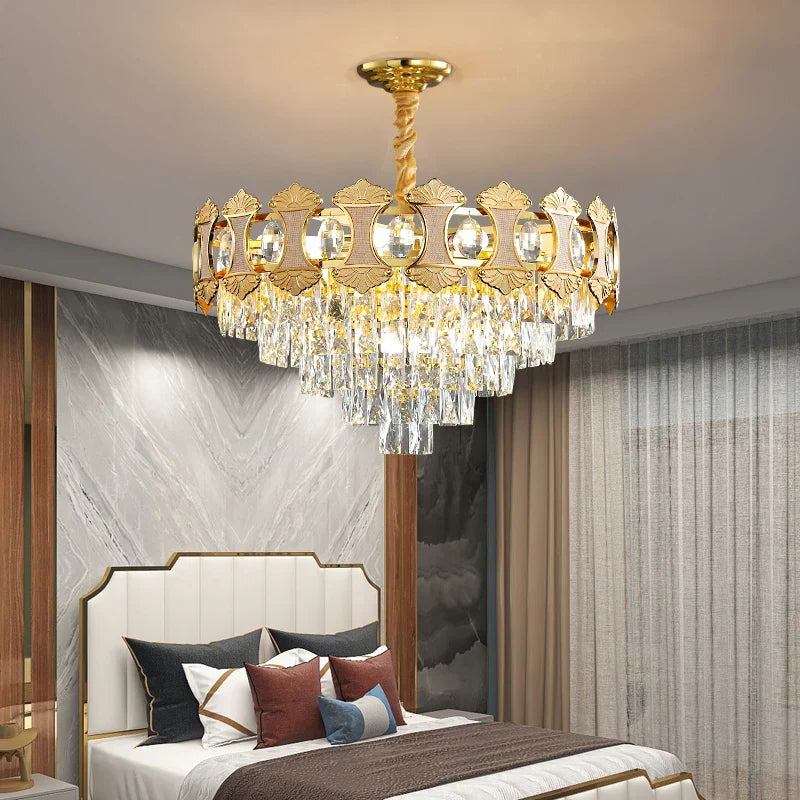 Elegant Golden Crystal Chandelier - Perfect for Master Bedrooms, Living Rooms, and Dining Rooms, Creating an Atmosphere of Simplicity and Light Luxury