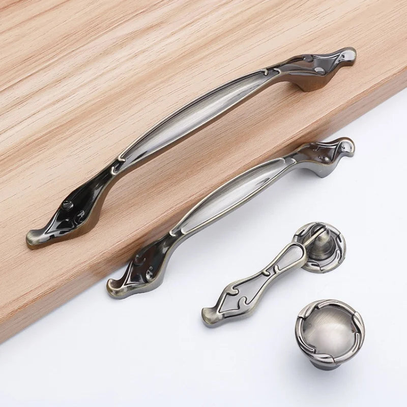 Antique Bronze Cabinet Handles - Vintage Zinc Alloy Drawer Pulls for Furniture
