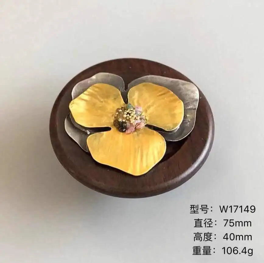 Handmade Wood and Alloy Flower Knob Handles – Artistic Drawer and Cabinet Pulls for Furniture