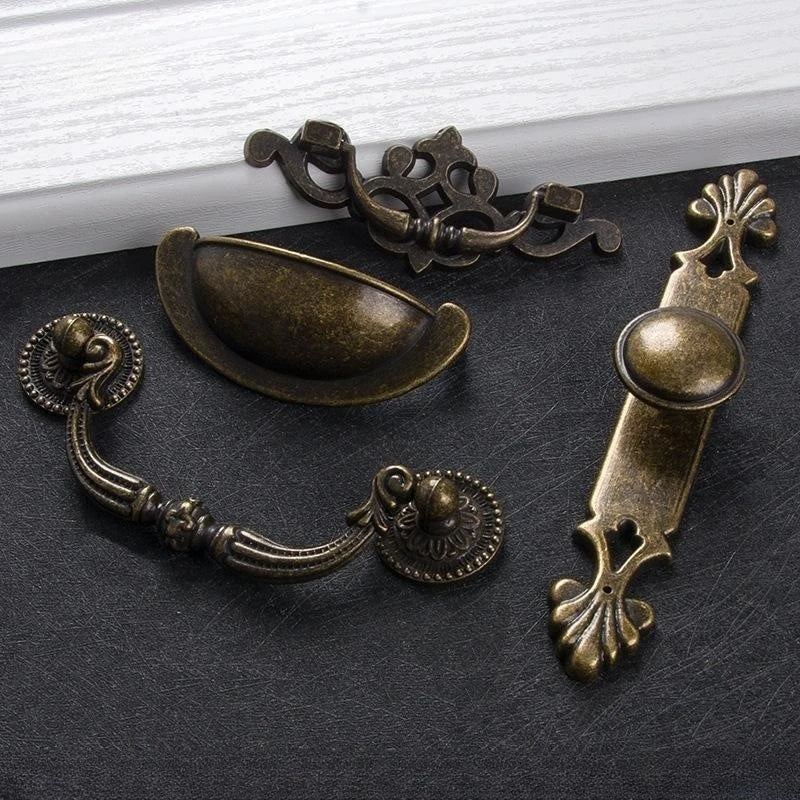 Antique Bronze Cabinet Handles - Retro Drawer Pulls, Vintage Zinc Alloy Kitchen Hardware for Furniture, Dresser, and Locker