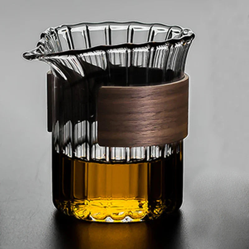 Dlight Decor 233ml Glass Tea Pot with Wood Ring Handle