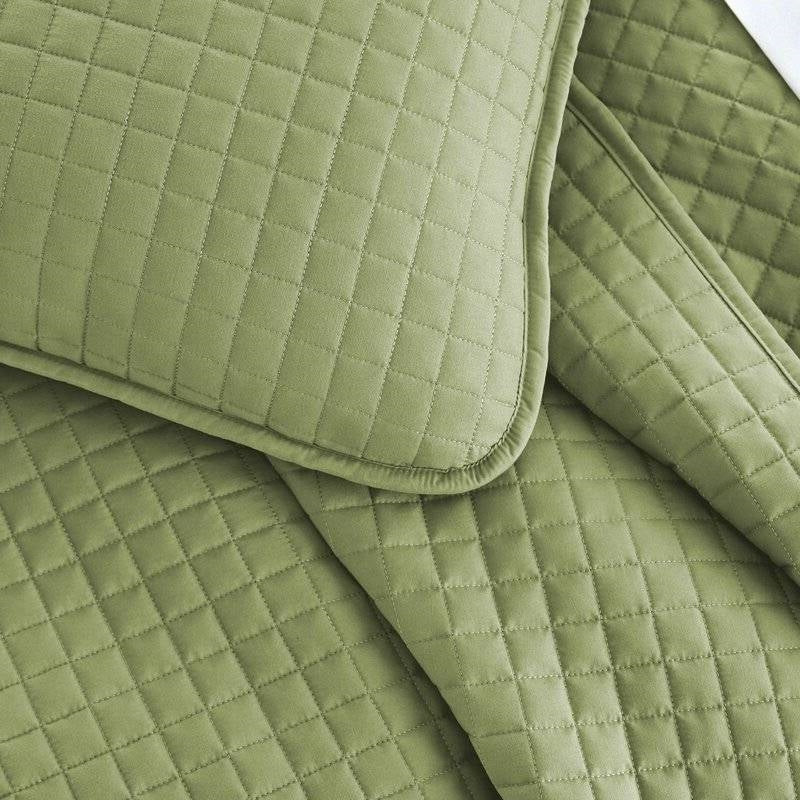 Full Queen Lightweight Sage Ultra Soft 3-Piece Microfiber Quilt Set featuring a textured quilt design and matching pillows.