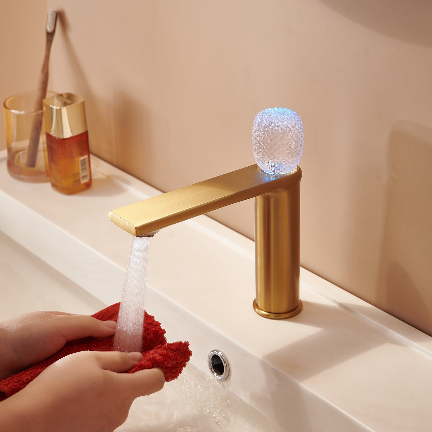 Lumina crystal Single Handle Single Hole Bathroom Sink Faucet with Pop up drain overflow