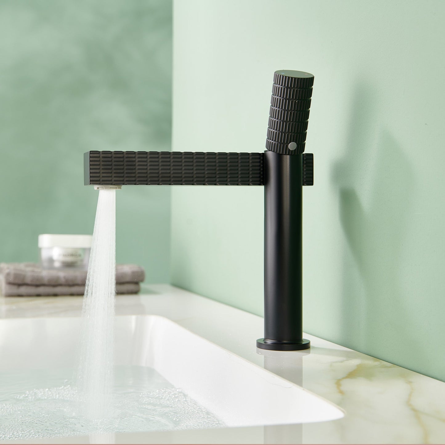 Brushed gold or Brushed Nickel or Matte Black Or Rose Gold single handle brass bathroom faucet with pop up drain