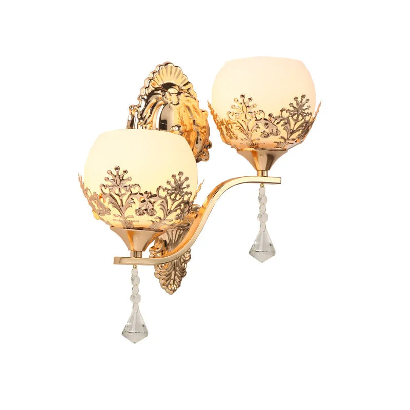 Modern Gold Bedside Wall Light - Elegant Illumination for Your Space