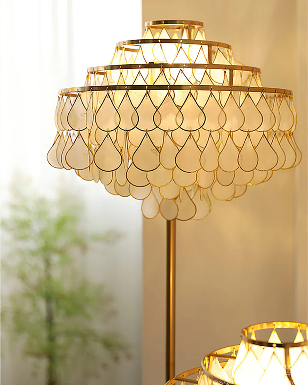 Shell Teardrops Floor Lamp