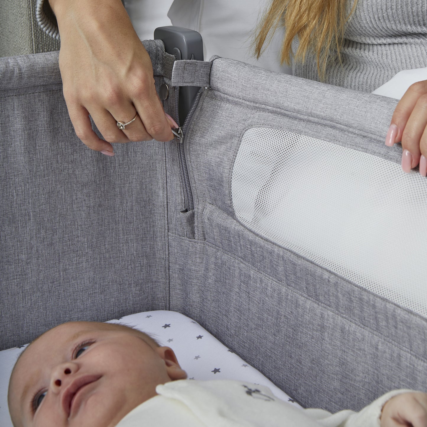Shnuggle Air Lite Bedside Bassinet | Infant Crib | Height Adjustable Baby Bed with Mattress + 1 Waterproof + 2 White Sheets