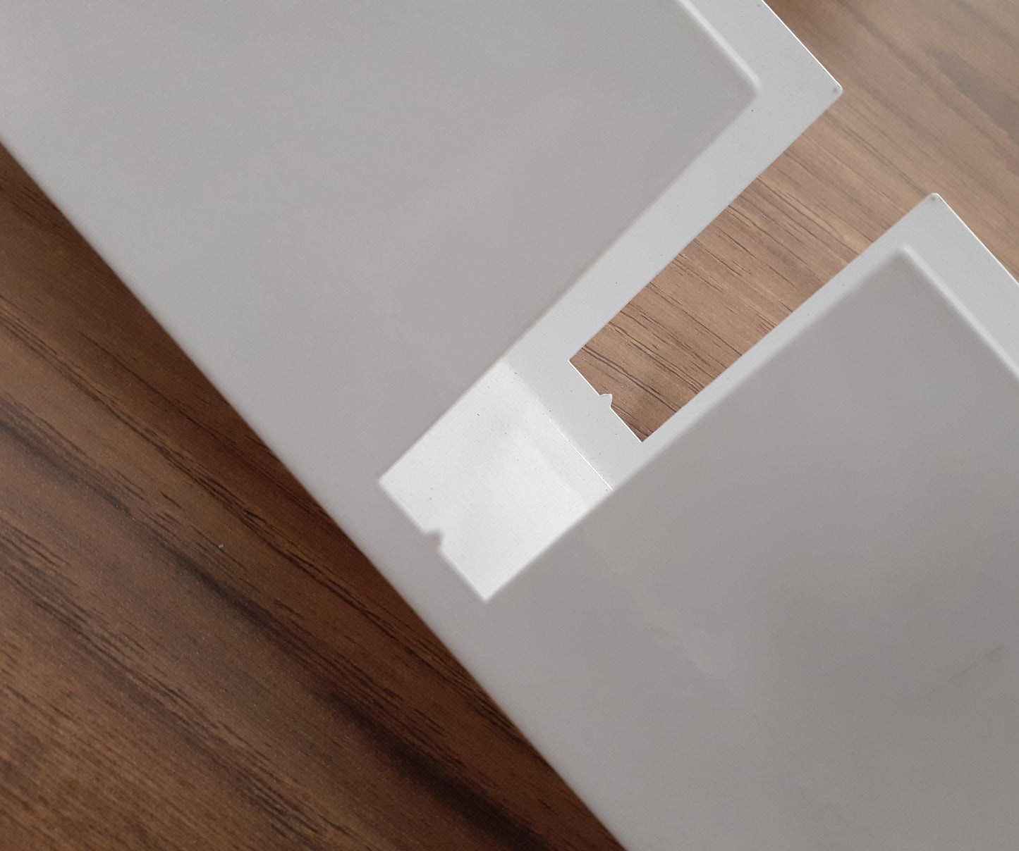 Mita 19'' Adjustable Metal Manufactured Wood Wall Shelf
