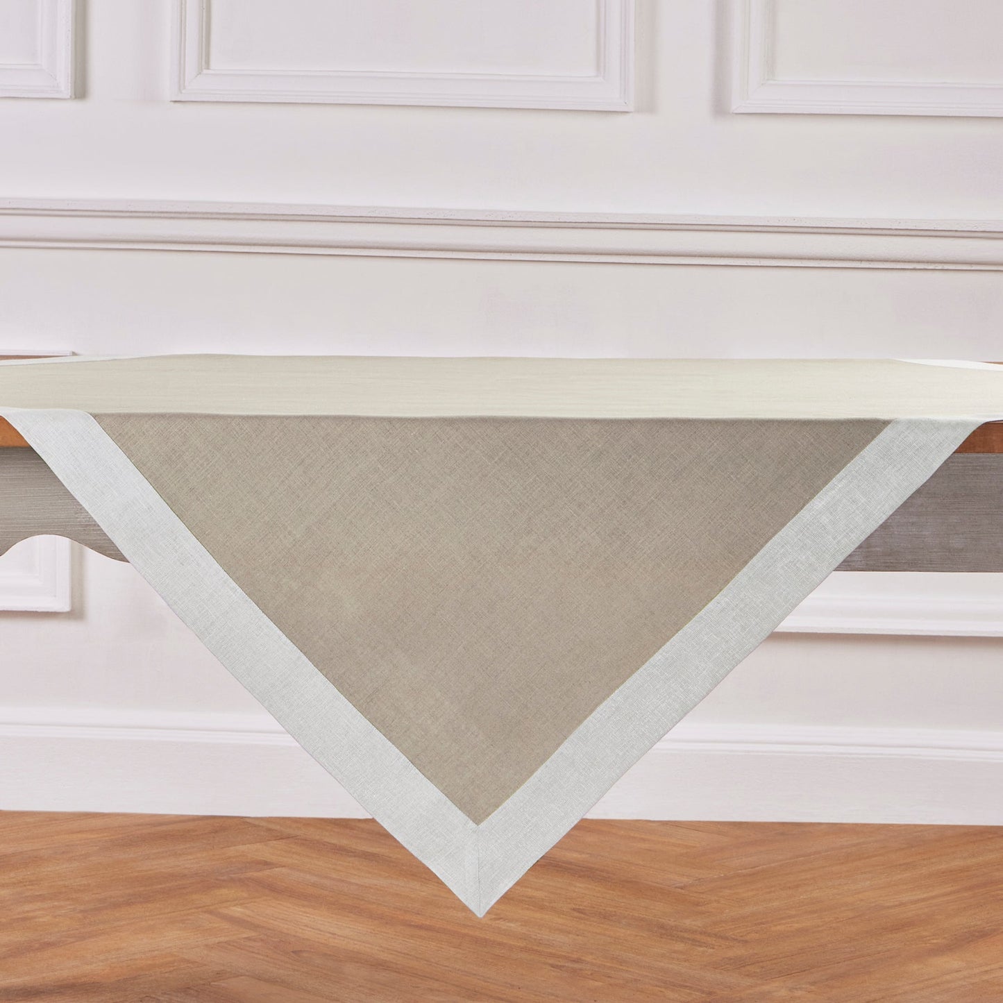 Festive Edge Table Throw