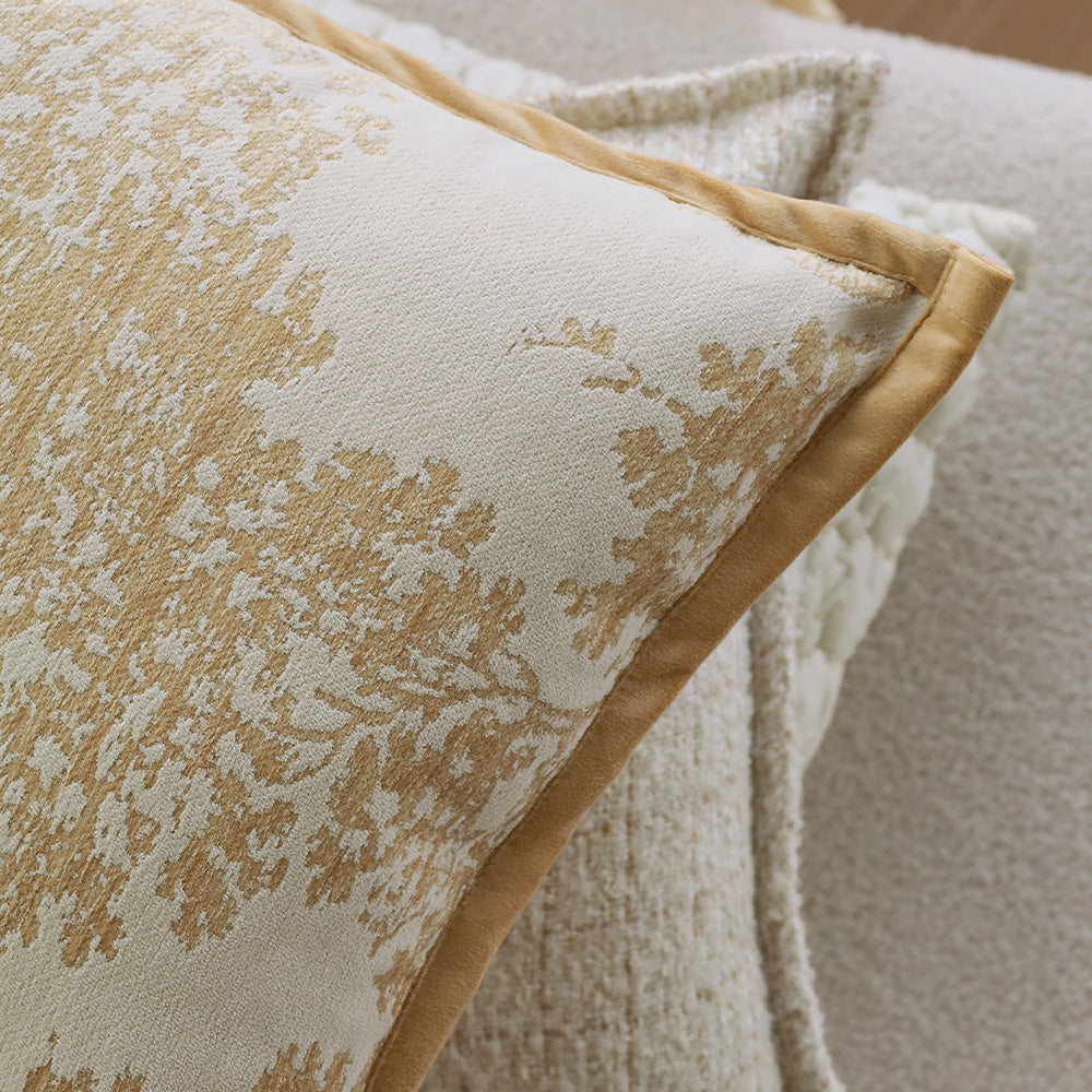 Tranquil Touches: Pack of 1 Throw Pillow with Insert size of 18"x18"