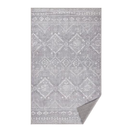 Area rug with non slip design and machine washable 3x5 ft