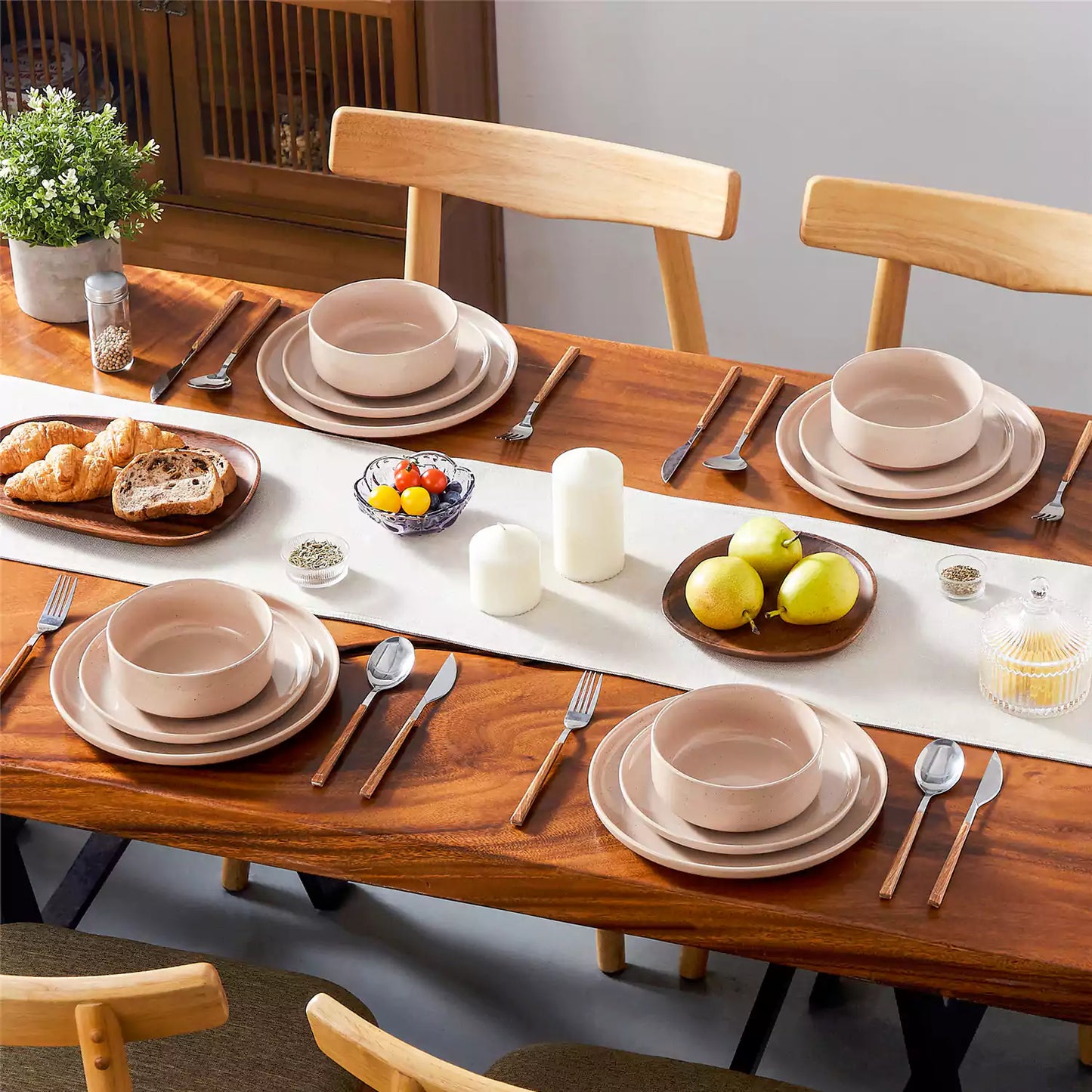 Tara 24 Piece Dinnerware Set for 8