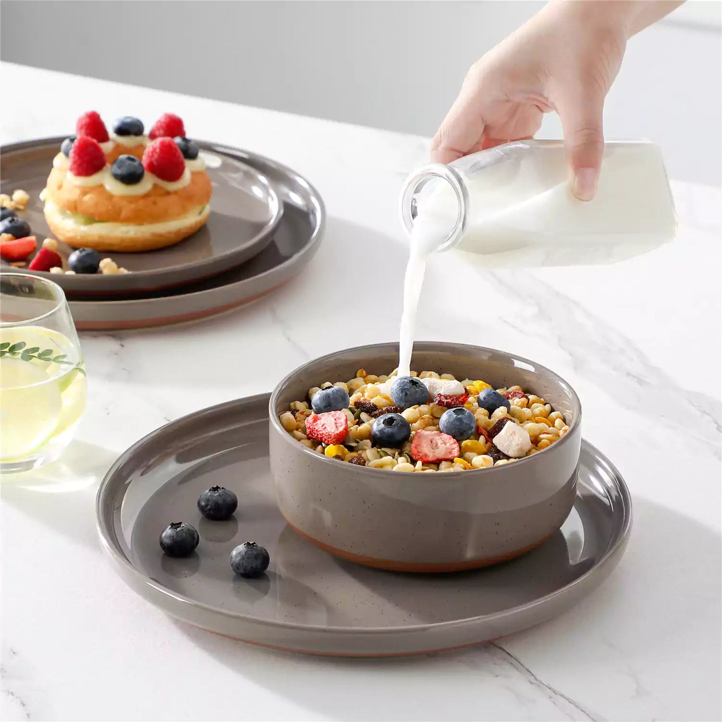 Tara Brown 18 Piece Dinnerware Set