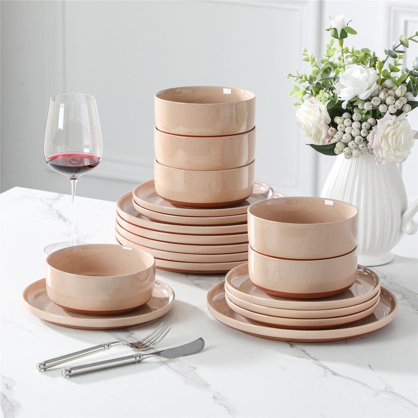 Tara Brown 18 Piece Dinnerware Set