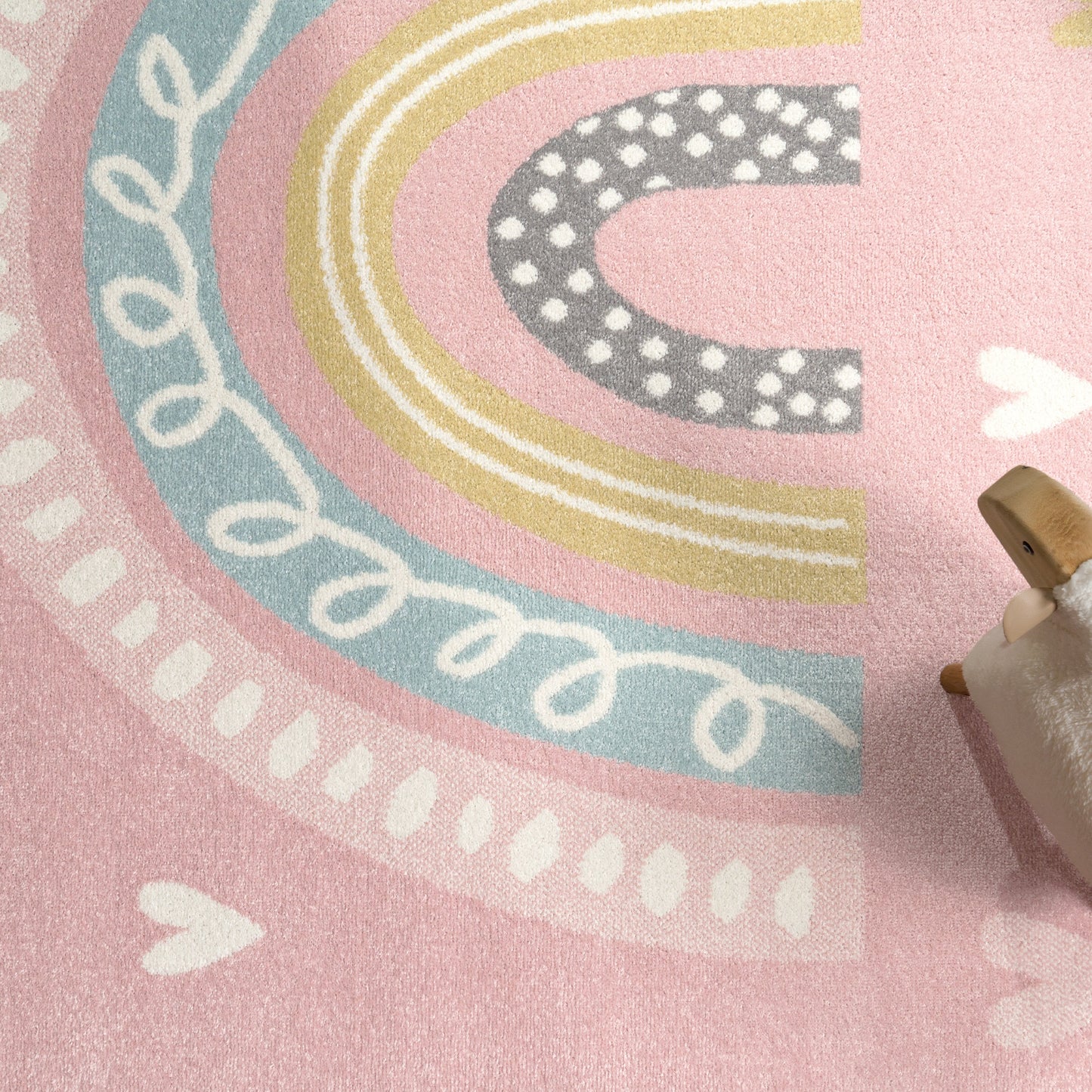 Kids Rug Nino with Rainbow and Hearts for Nursery in Pink