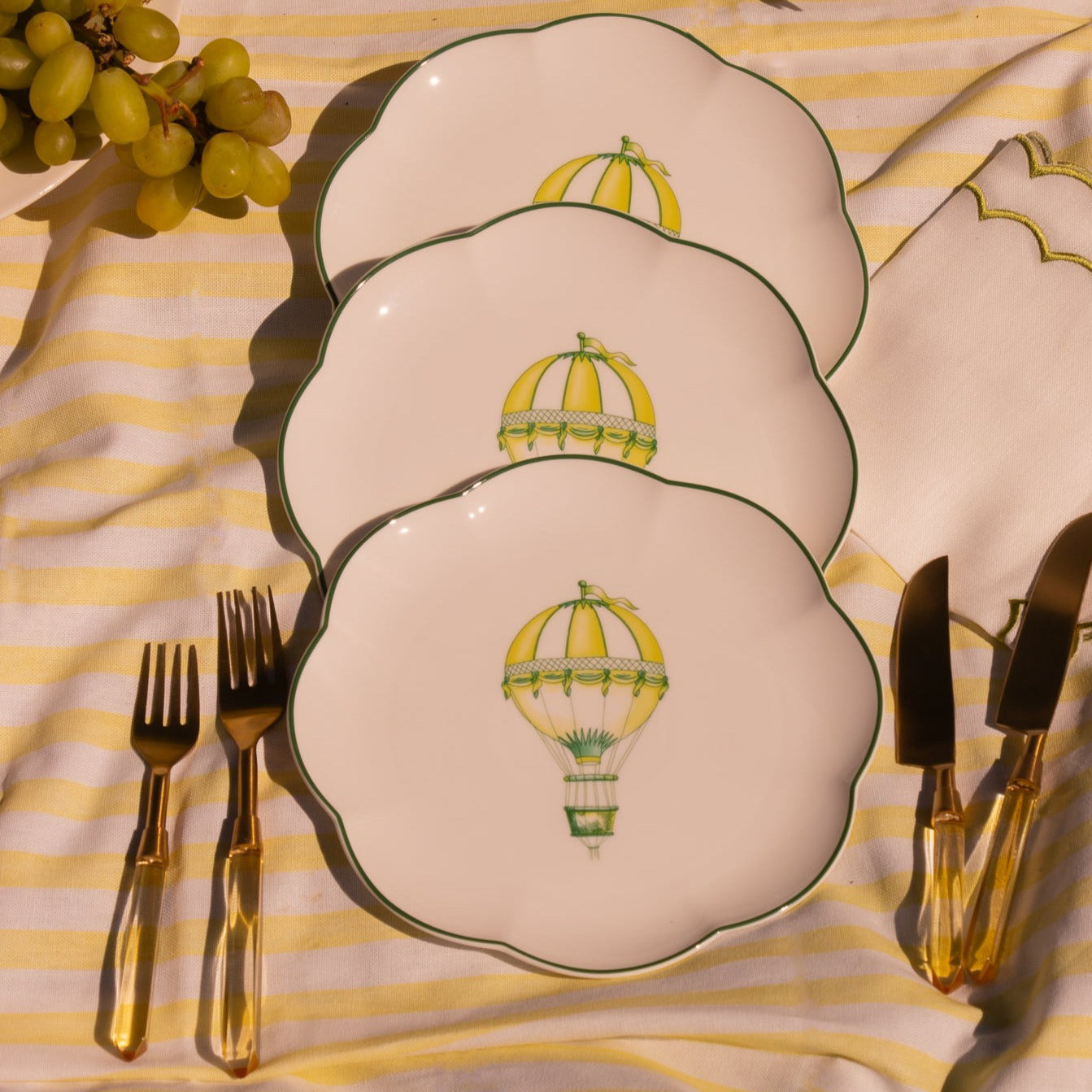 Valensole Lavender Scalloped Starter Plate - Set of 4 (+1 Bonus Plate)