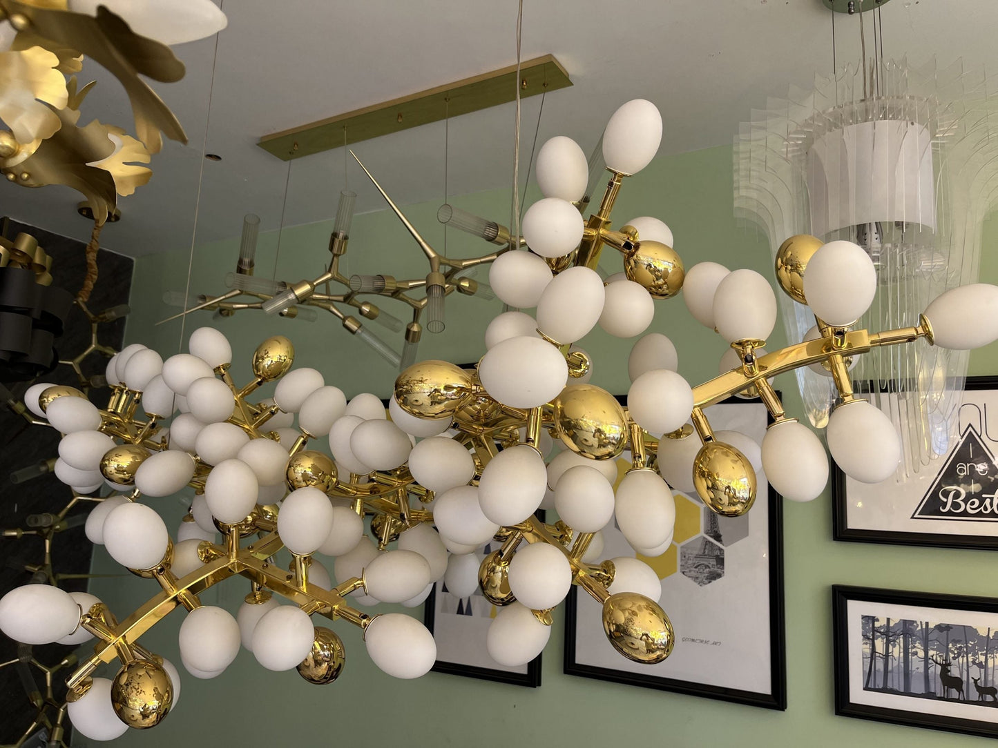 Valiant Chandelier, Horizontal